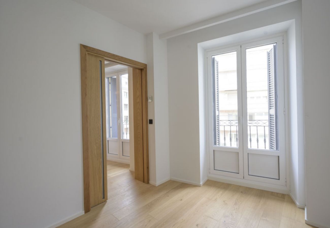Flat in San Sebastián - ZUBIETA 3º