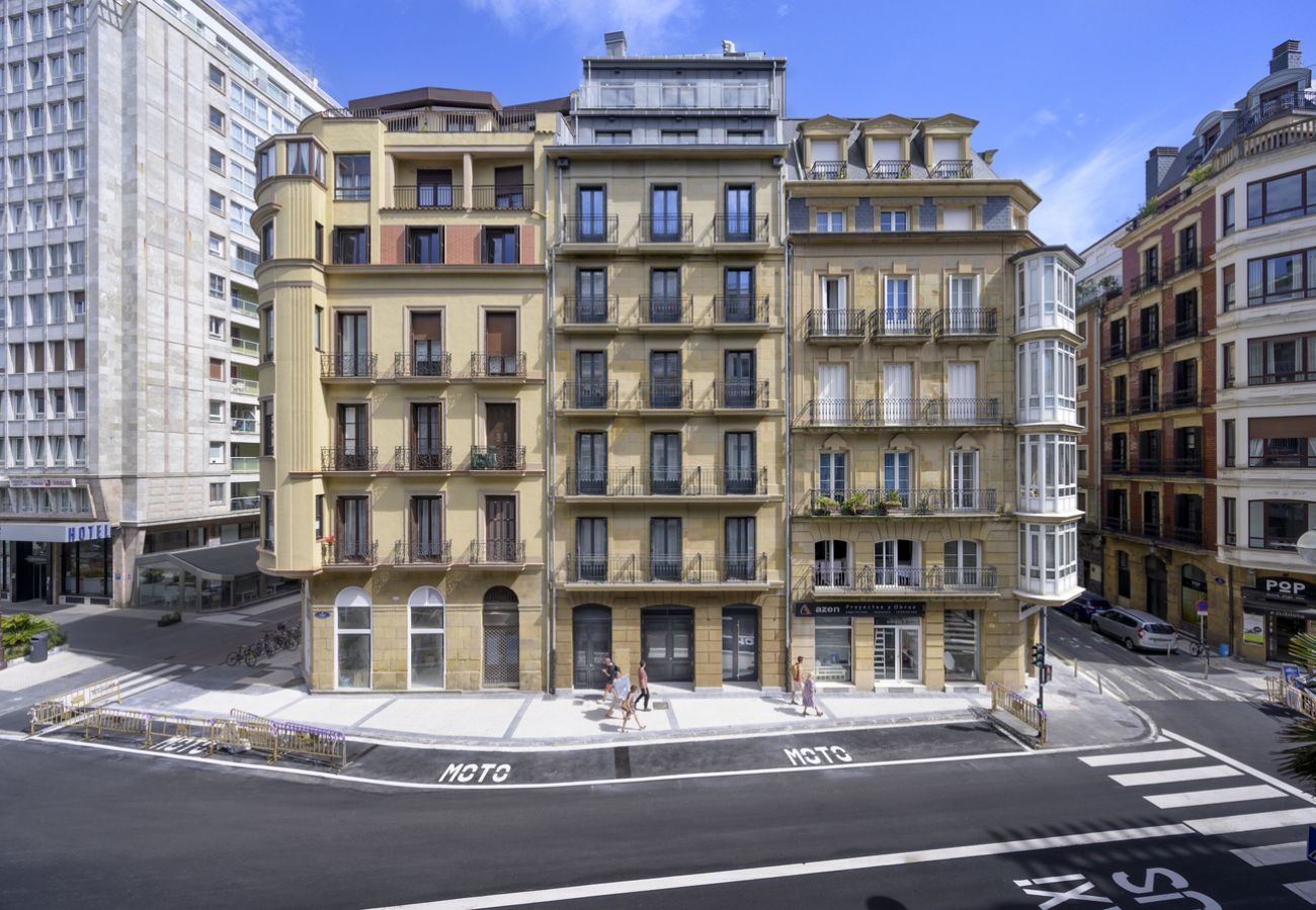 Flat in San Sebastián - ZUBIETA 3º